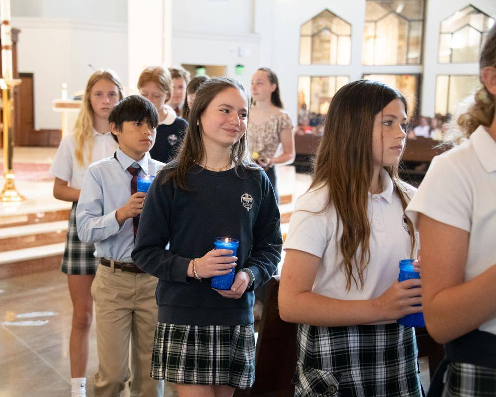 May Crowning at St. Pius X School (Photos provided by MaryAnn Luedtke Photography)