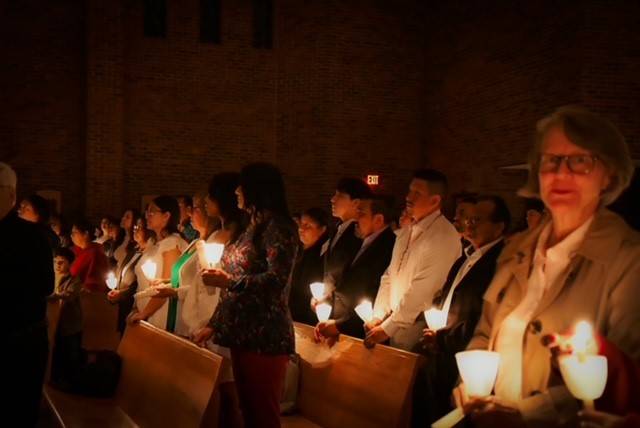 Easter Vigil at St. John Neumann Church. (Photos by Maria Teresa Vargas-Machuca)