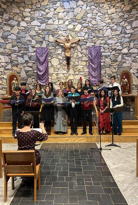 On Dec. 10, Canongate students presented “O Antiphons: Lessons and Carols,” an original creation of director Jennifer Murrey, at St. Barnabas Church in Arden.