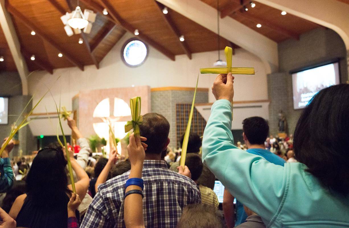 Palm Sunday Mass at St. Matthew Church in Charlotte. (By Tara Heilingoetter)