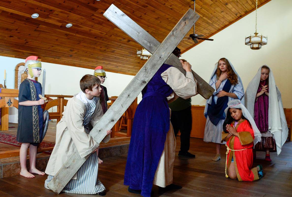 SYLVA — The 25 members of the Theotokos Youth Ministry at St. Mary, Mother of God Church presented a live, bilingual Way of the Cross March 24.