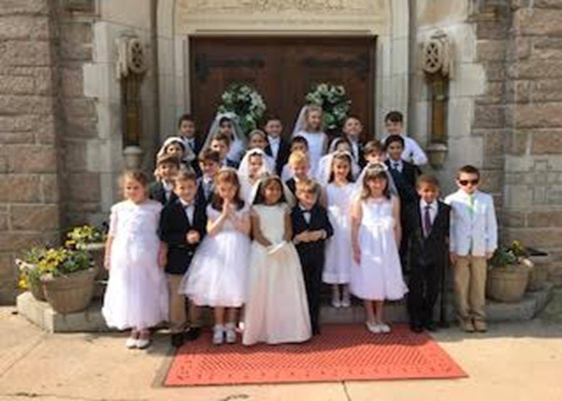 GREENSBORO — Students at Our Lady of Grace School honor Mary. (Photo provided by Aphton K. Lang)